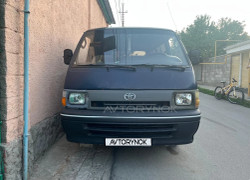 Toyota Hiace 1993 года