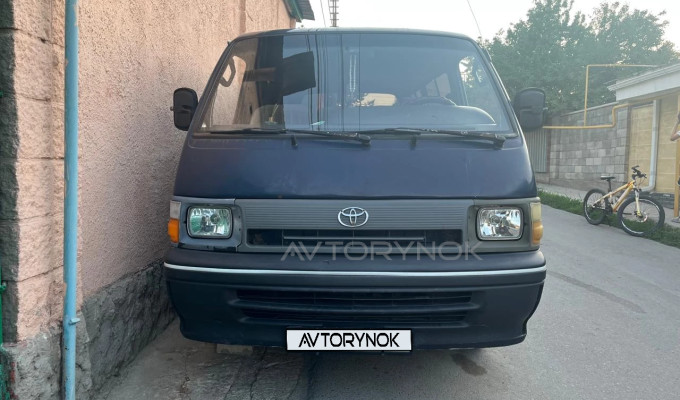 Toyota Hiace 1993 года