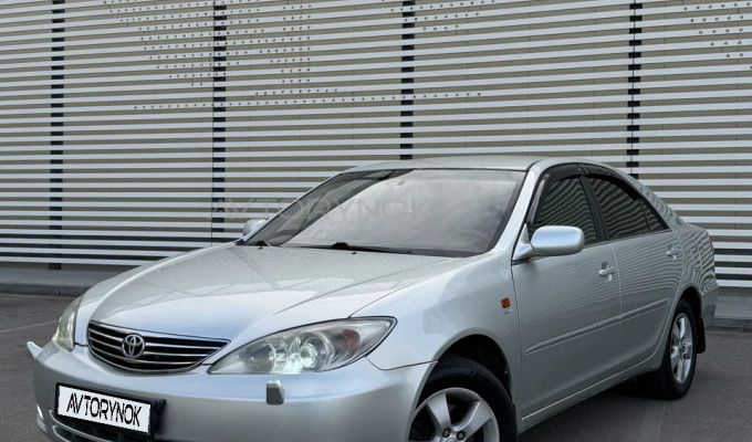 Toyota Camry 2003 года