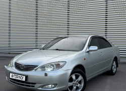 Toyota Camry 2003 года