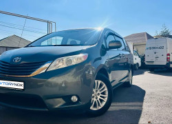 Toyota Sienna 2013 года