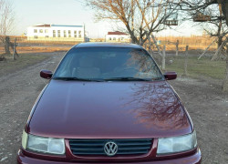 Volkswagen Passat 1993 года