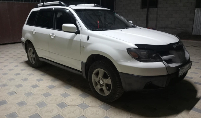 Mitsubishi Outlander 2003 года