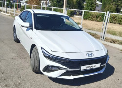 Hyundai Elantra 2025 года