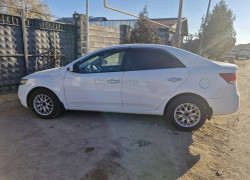 Kia Cerato 2012 года