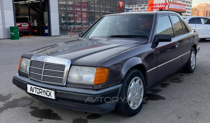 Mercedes-Benz E-Класс 1992 года
