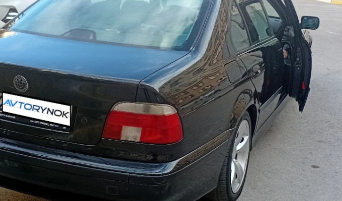 BMW 5 серия 1998 года