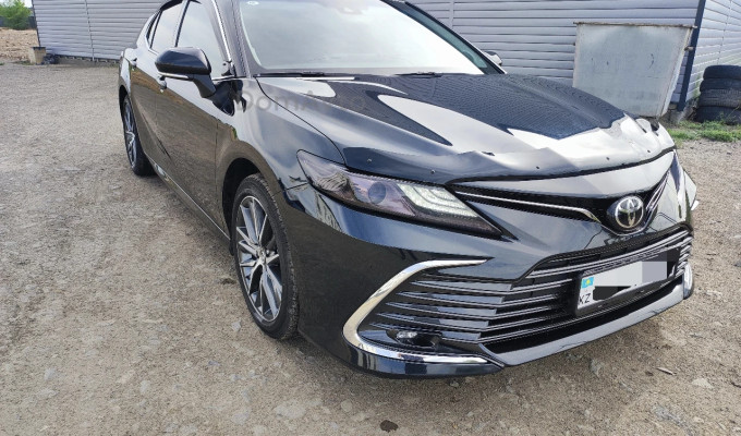 Toyota Camry 2023 года