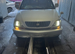 Toyota Harrier 2000 года