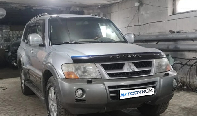 Mitsubishi Pajero 2004 года