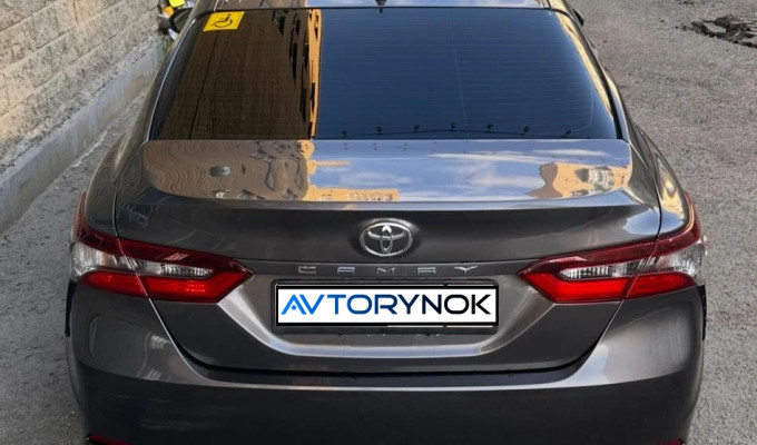 Toyota Camry 2023 года