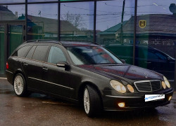 Mercedes-Benz E-Класс 2005 года