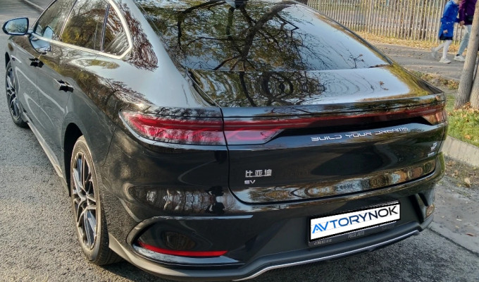 BYD Han 2025 года