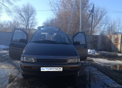 Nissan Prairie 1993 года