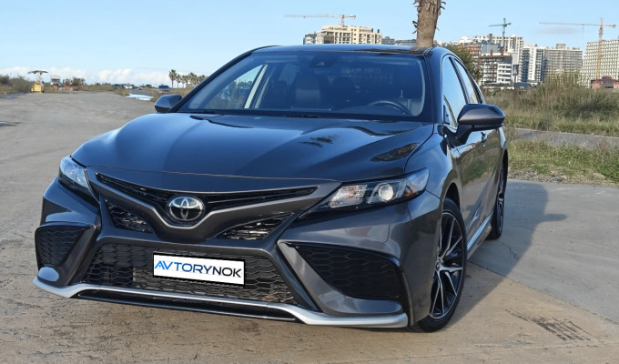 Toyota Camry 2021 года