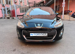 Peugeot 308 2011 года