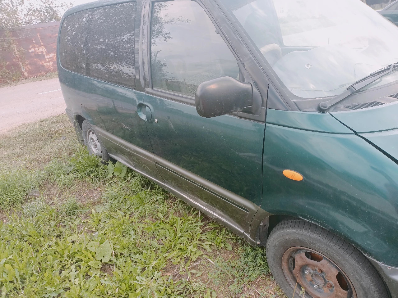 Nissan Serena, 1997