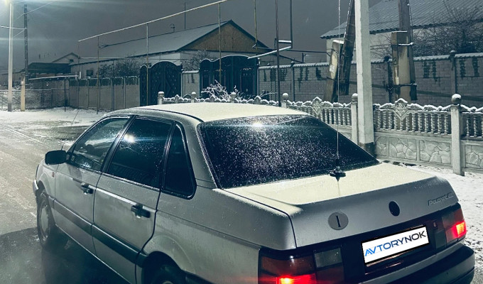 Volkswagen Passat 1992 года