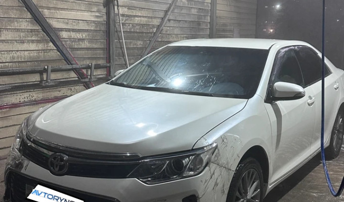 Toyota Avalon 2016 года