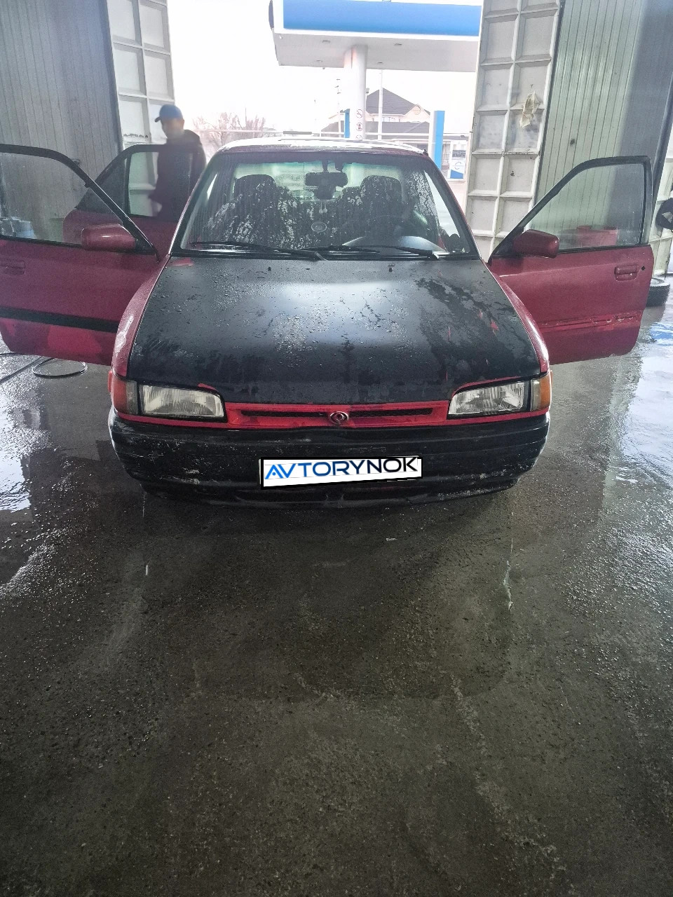 Mazda 323, 1992