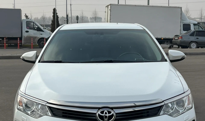 Toyota Camry 2015 года