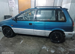 Mitsubishi Space Runner 1996 года