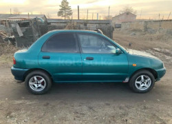 Mazda 121 1995 года