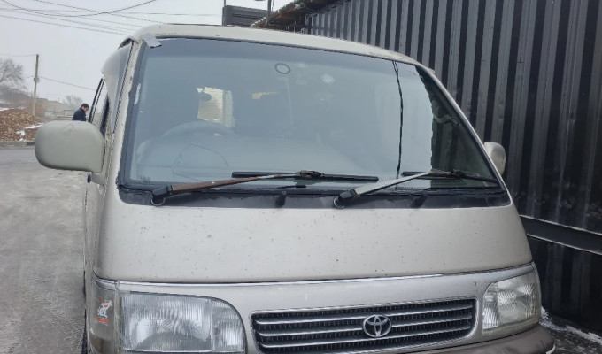 Toyota Hiace 1995 года