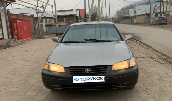 Toyota Camry 1998 года