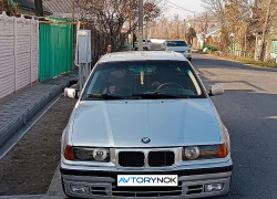 BMW 3 серия 1992 года