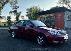 Toyota Camry 2005 года