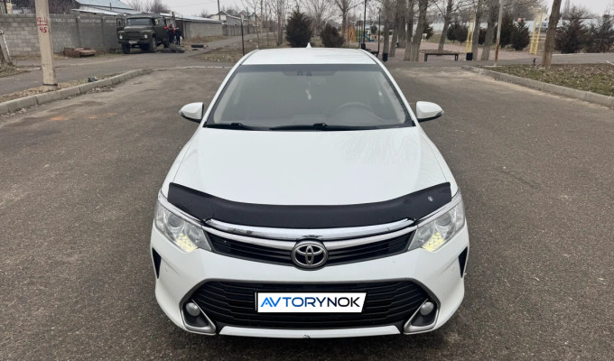 Toyota Camry 2015 года