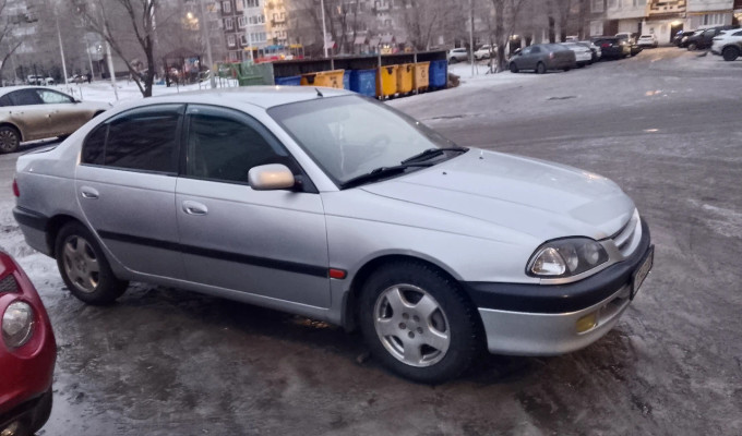 Toyota Avensis 2002 года