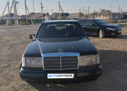 Mercedes-Benz E-Класс 1993 года