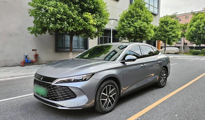 BYD Qin L DM-i 2024 года