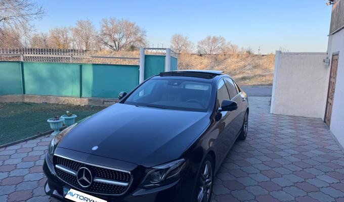 Mercedes-Benz E-Класс 2016 года