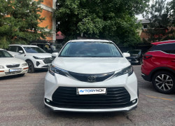 Toyota Sienna 2021 года