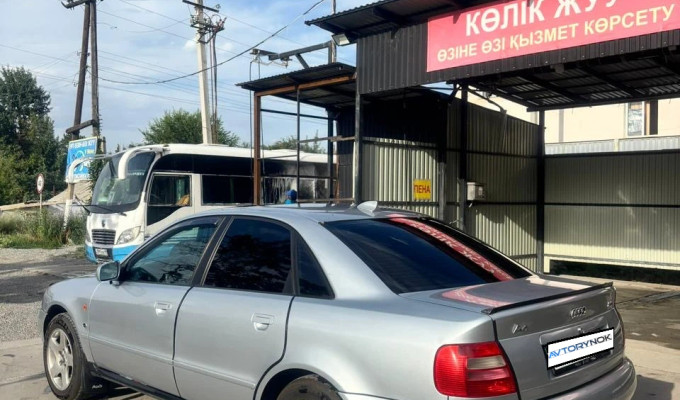 Audi A4 1995 года