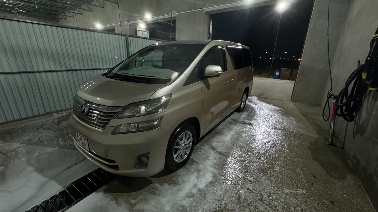 Toyota Vellfire, 2010