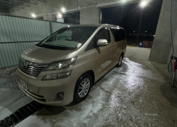 Toyota Vellfire 2010 года