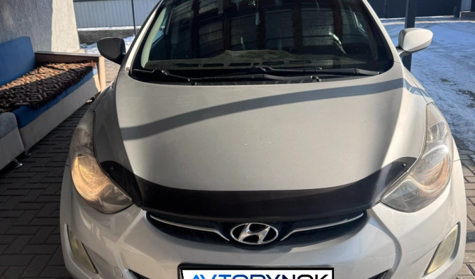 Hyundai Elantra 2013 года