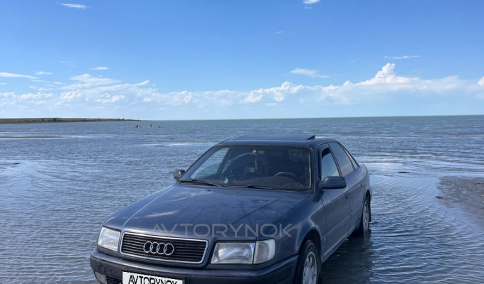 Audi 100 1990 года
