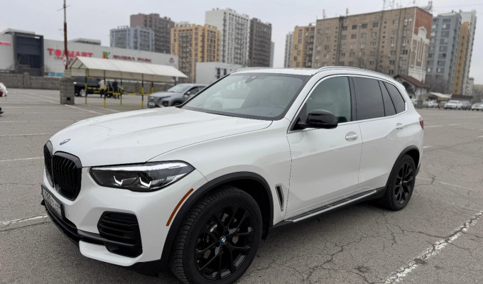 BMW X5 2022 года