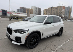 BMW X5 2022 года