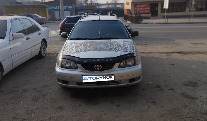 Toyota Avensis 2001 года
