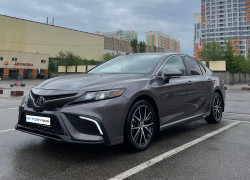 Toyota Camry 2022 года