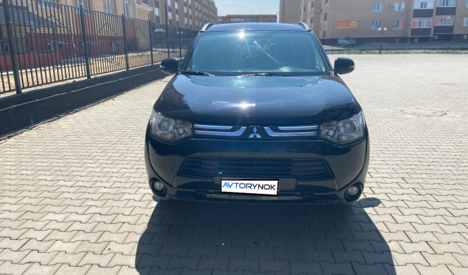 Mitsubishi Outlander 2013 года