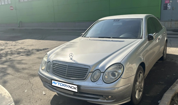 Mercedes-Benz E-Класс 2003 года