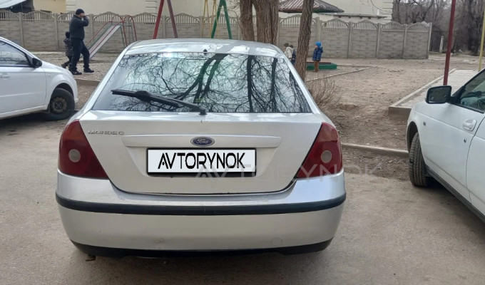 Ford Mondeo 2001 года