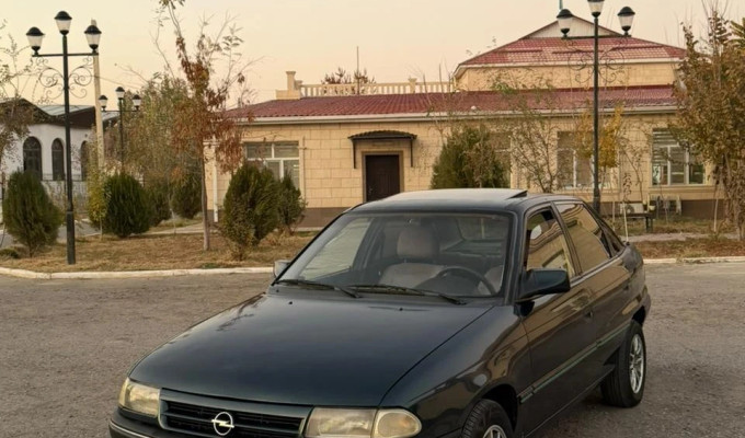 Opel Astra 1993 года